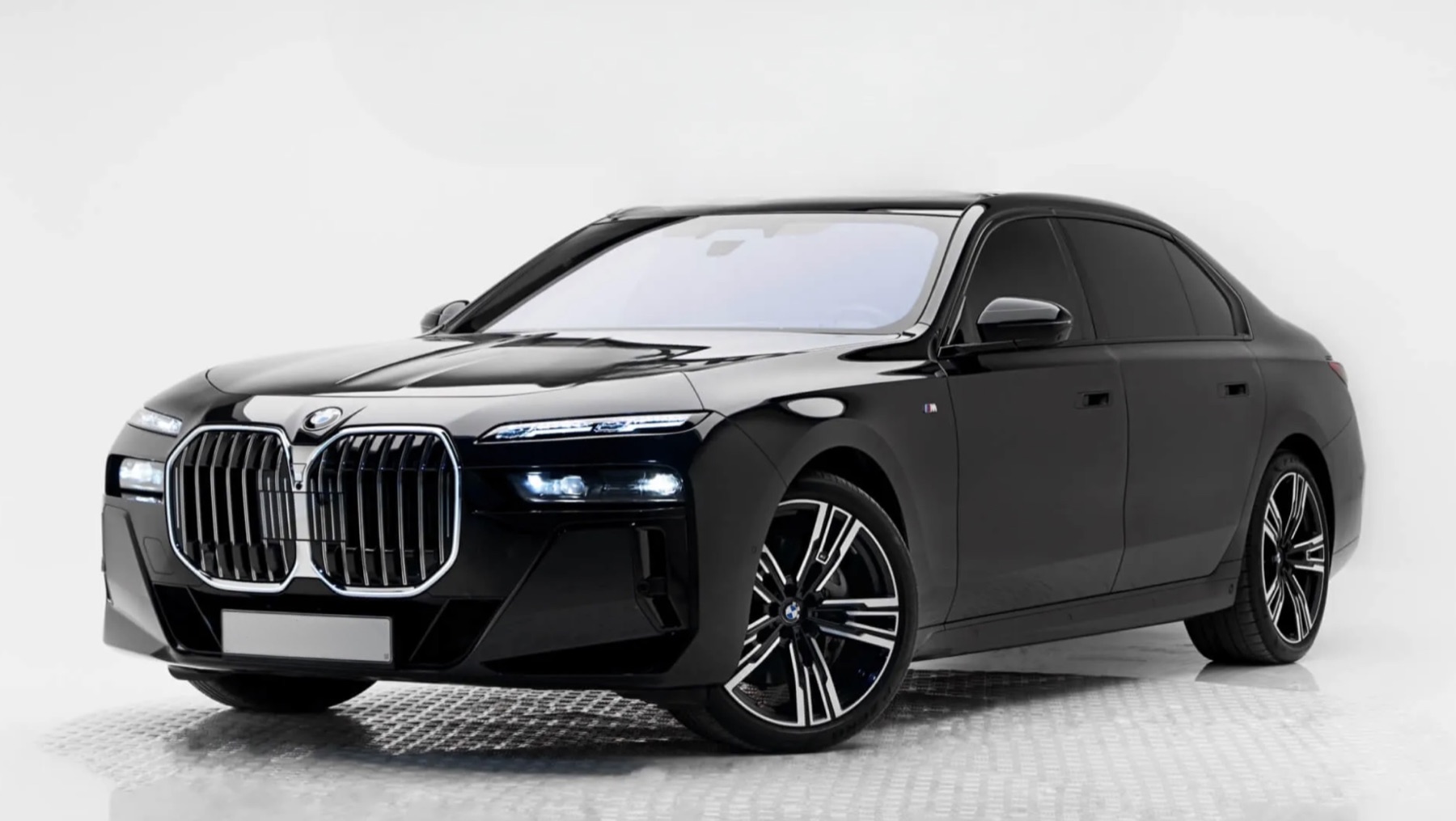 BMW 740i