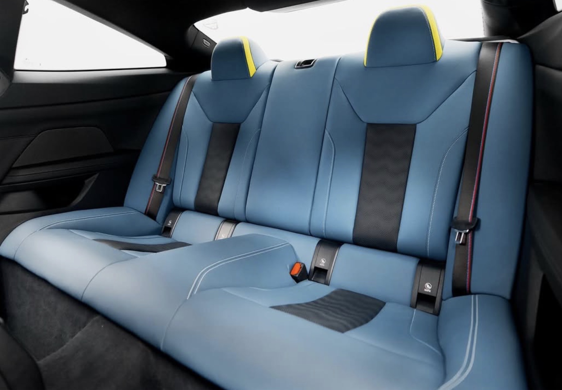 BMW M4 купе steering wheel interior