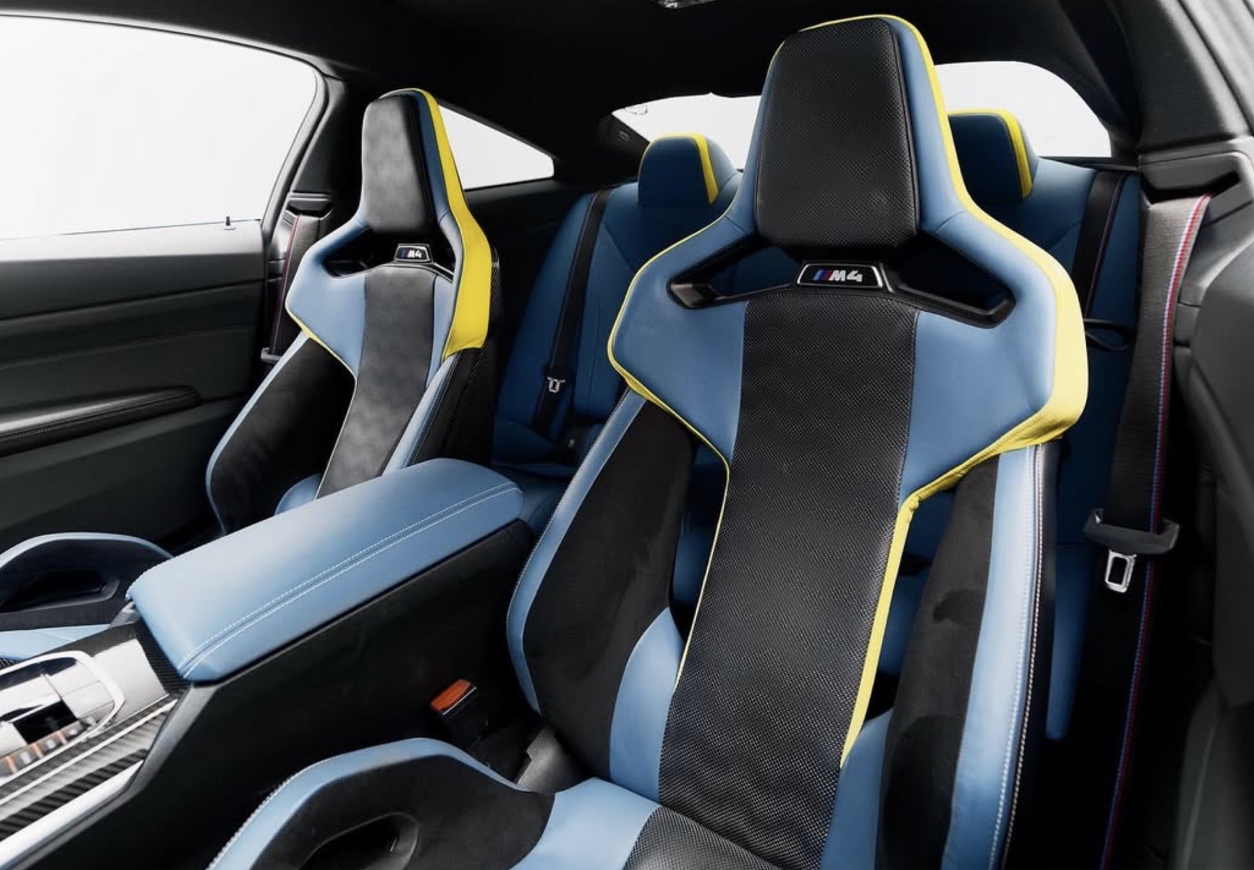 BMW M4 купе luxury interior
