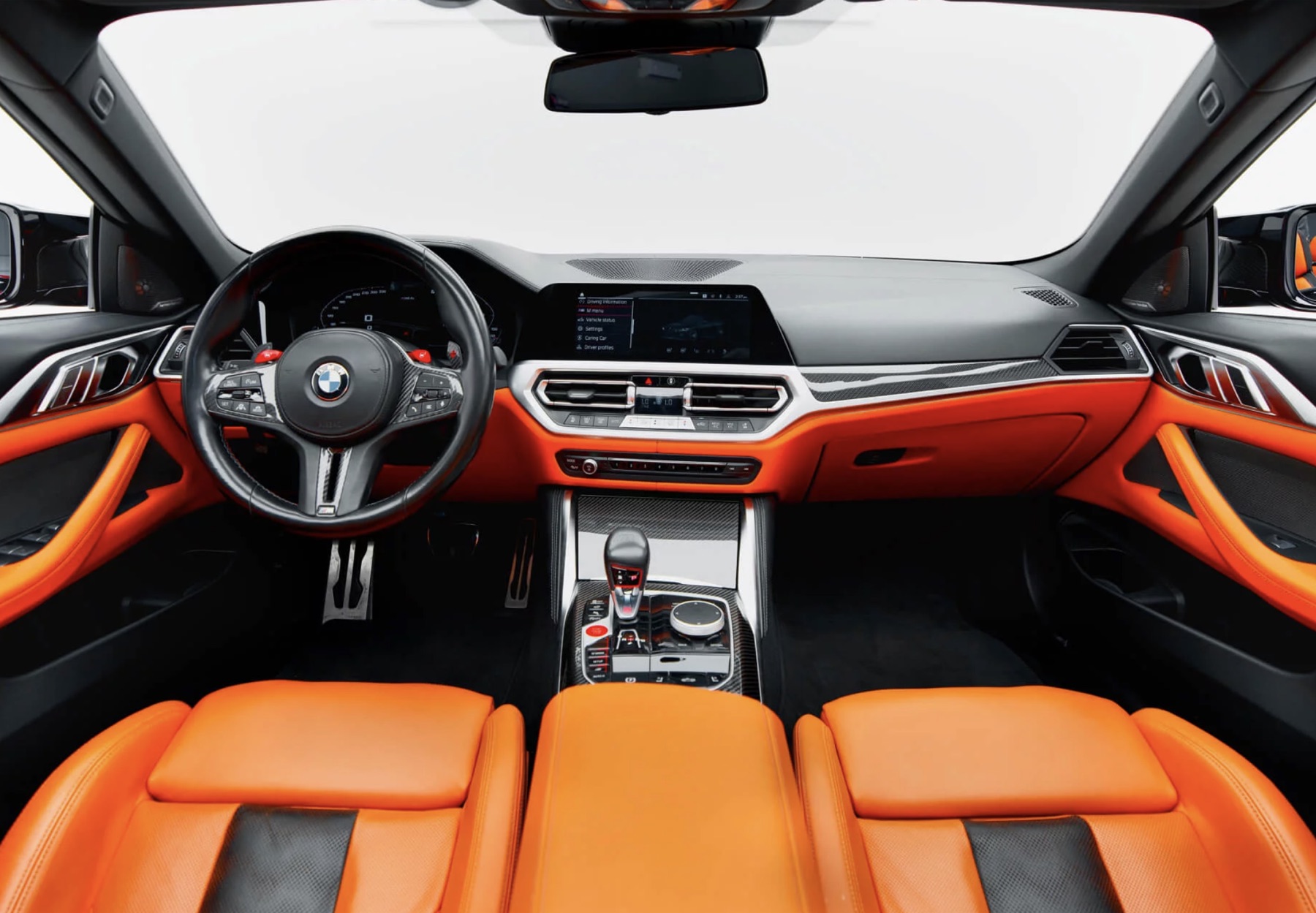 BMW M4 Competition кабриолет steering wheel interior