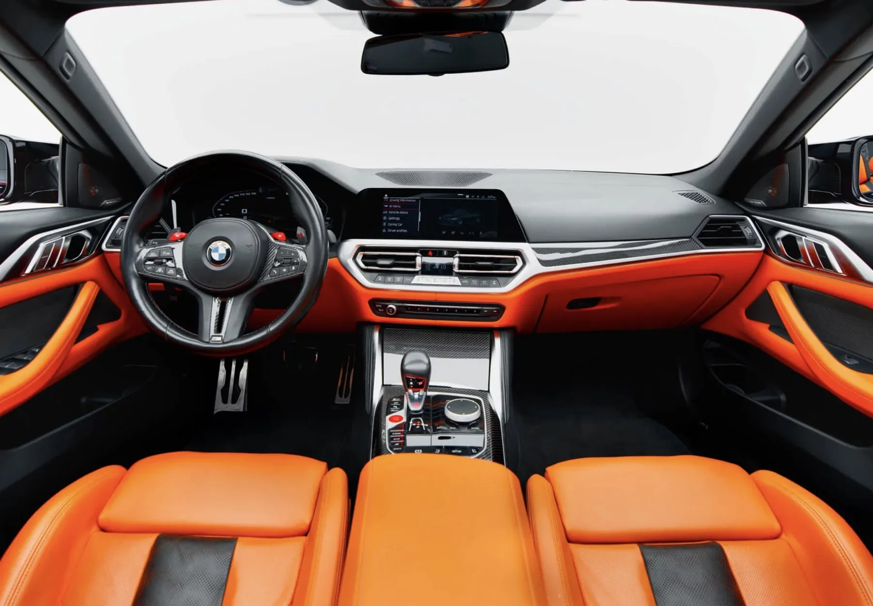 BMW M4 Competition кабриолет steering wheel interior