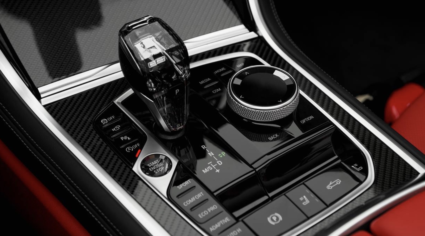 BMW M840i кокпит details