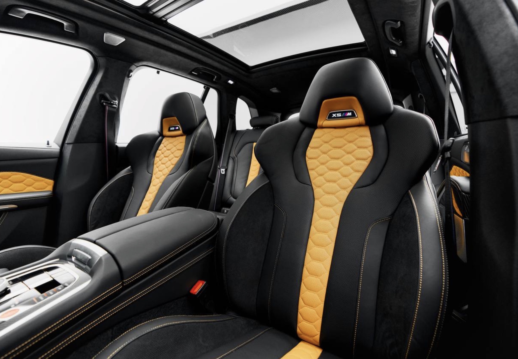 BMW X5 Competition driver кокпит