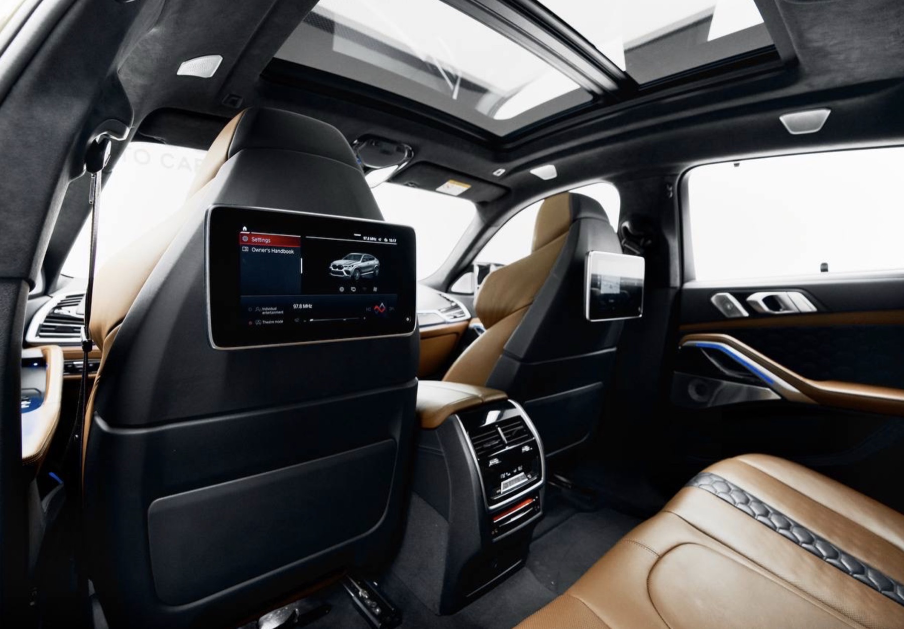 BMW X6M Competition driver кокпит