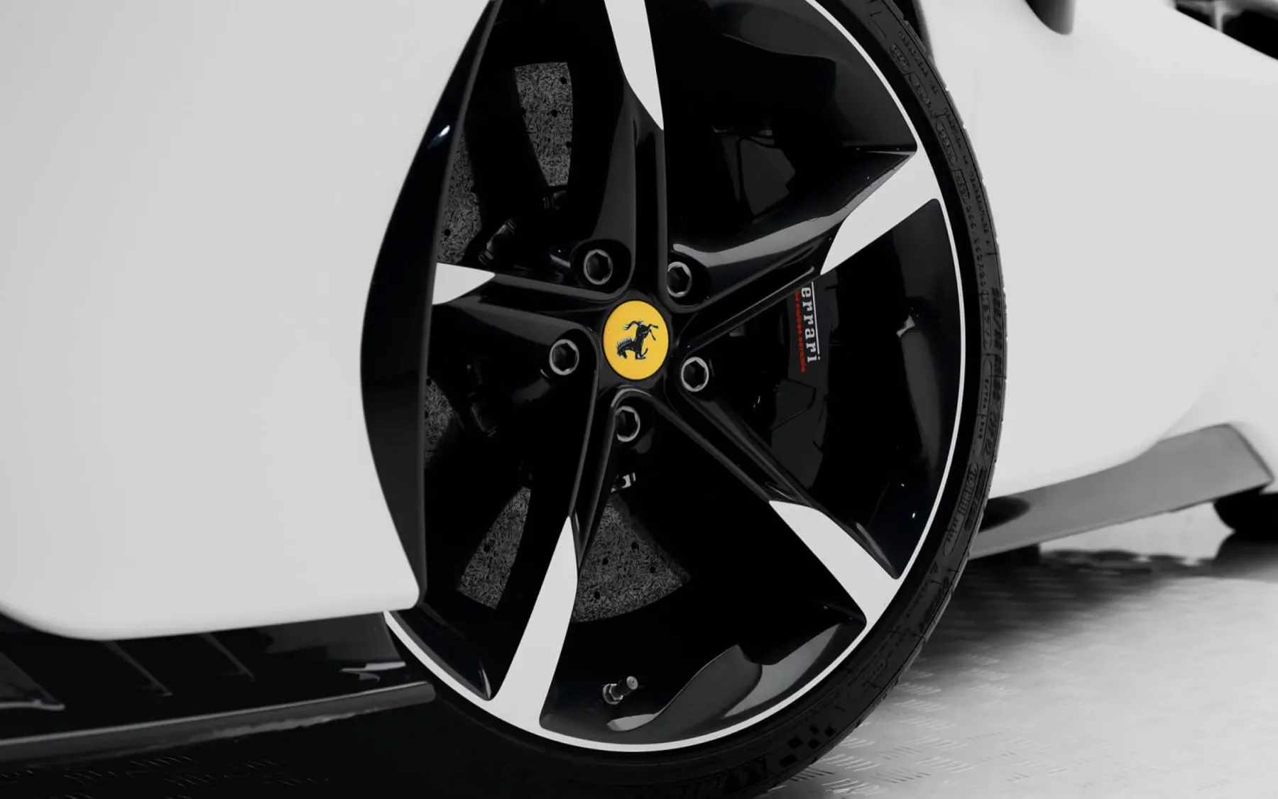 Ferrari SF90 wheel detail