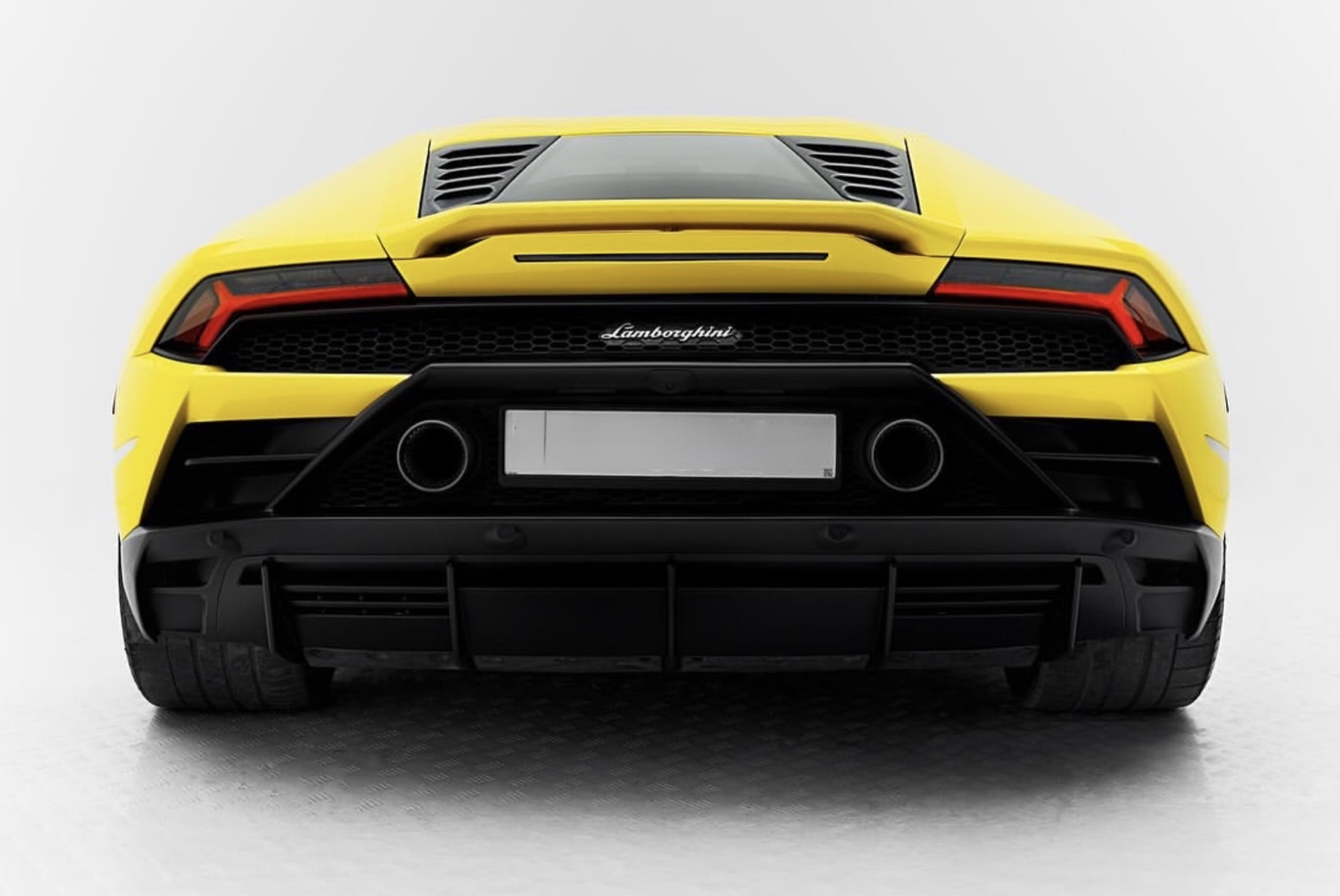 Lamborghini Huracan Evo купе rear view