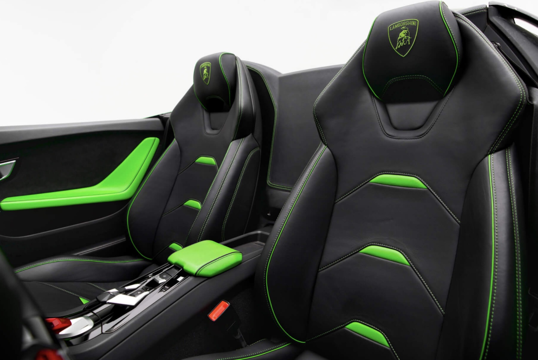 Lamborghini Huracan Evo Spyder кокпит details