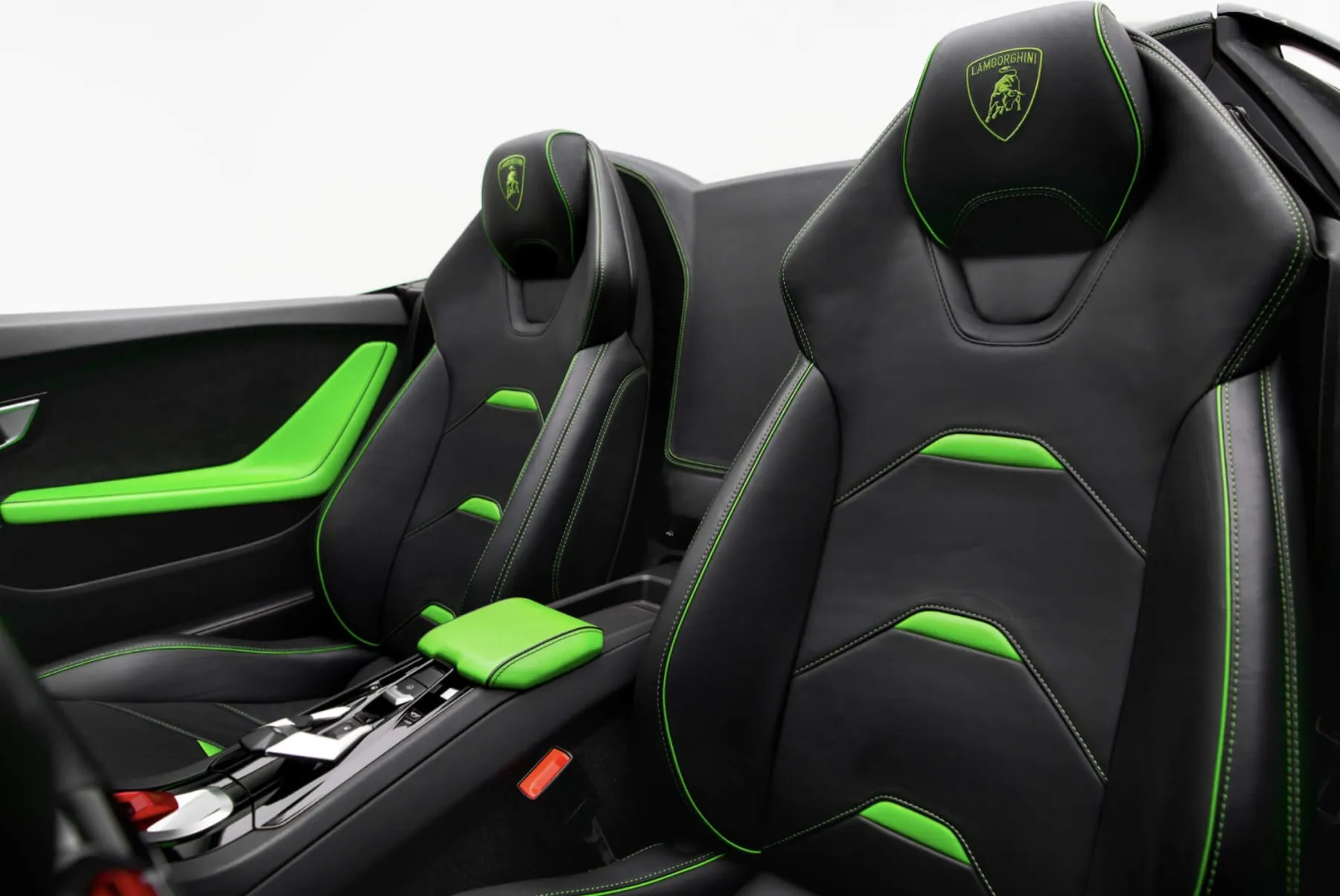 Lamborghini Huracan Evo Spyder кокпит details