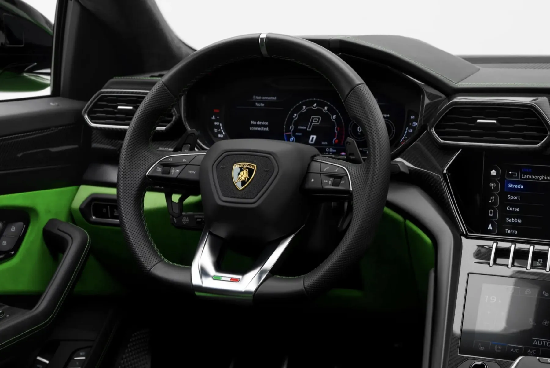 Lamborghini Urus кокпит details