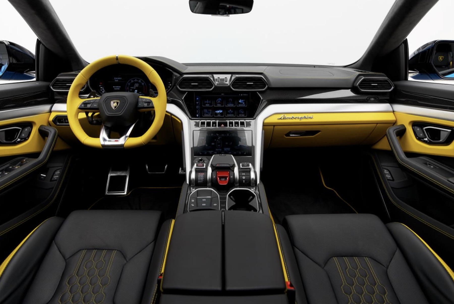 Lamborghini Urus S кокпит details
