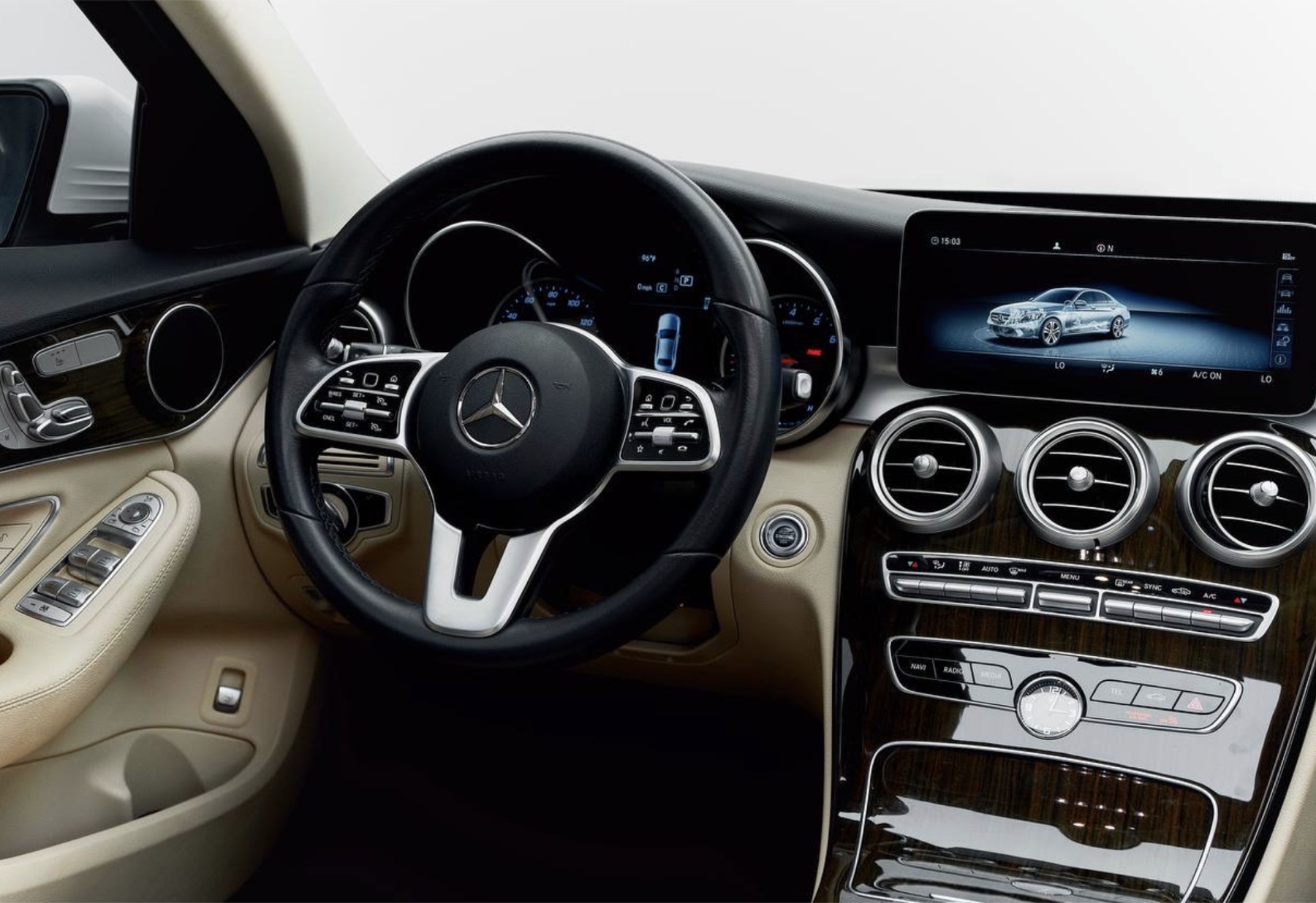 Mercedes C300 кокпит detail