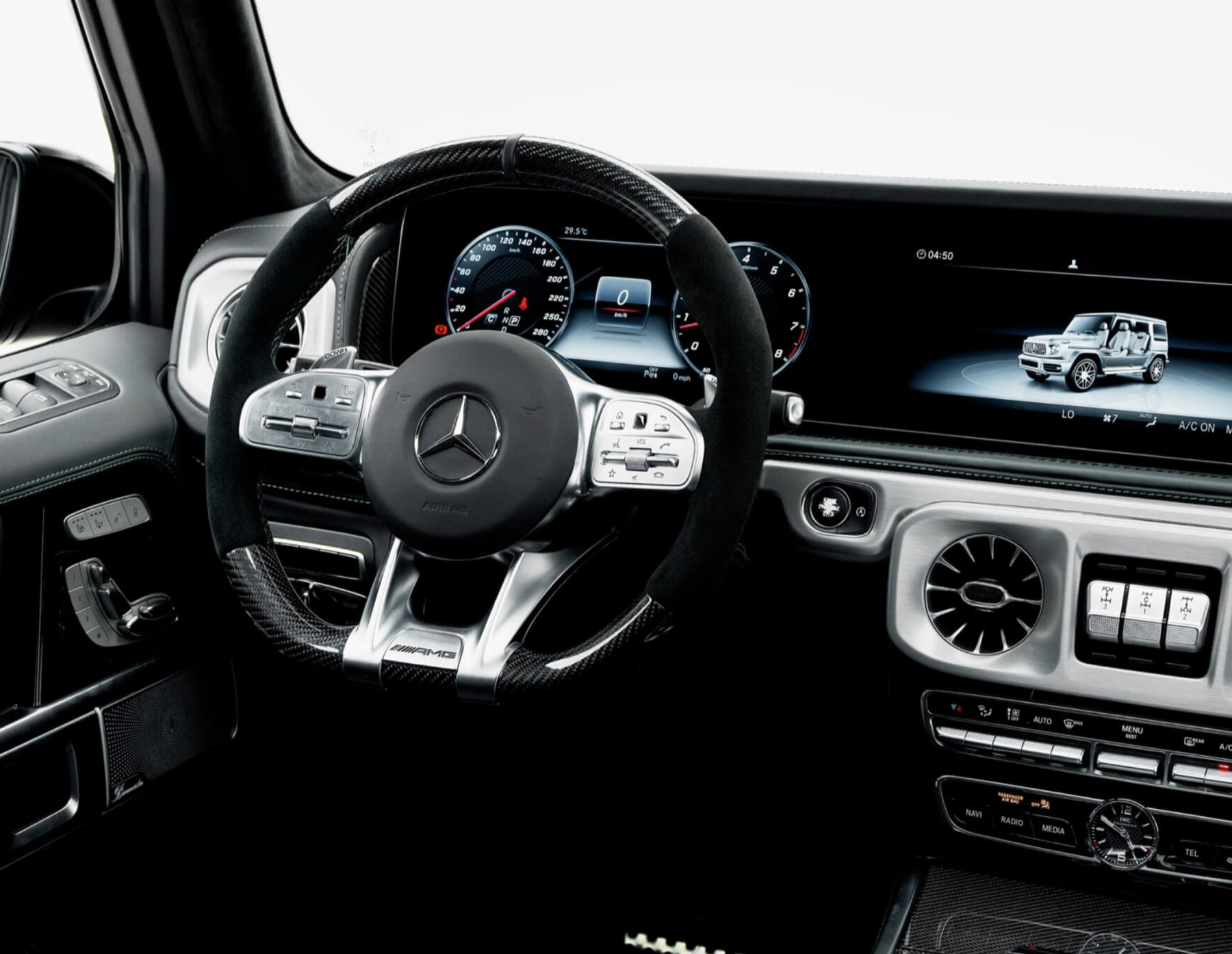 Mercedes-Benz G63 AMG кокпит detail