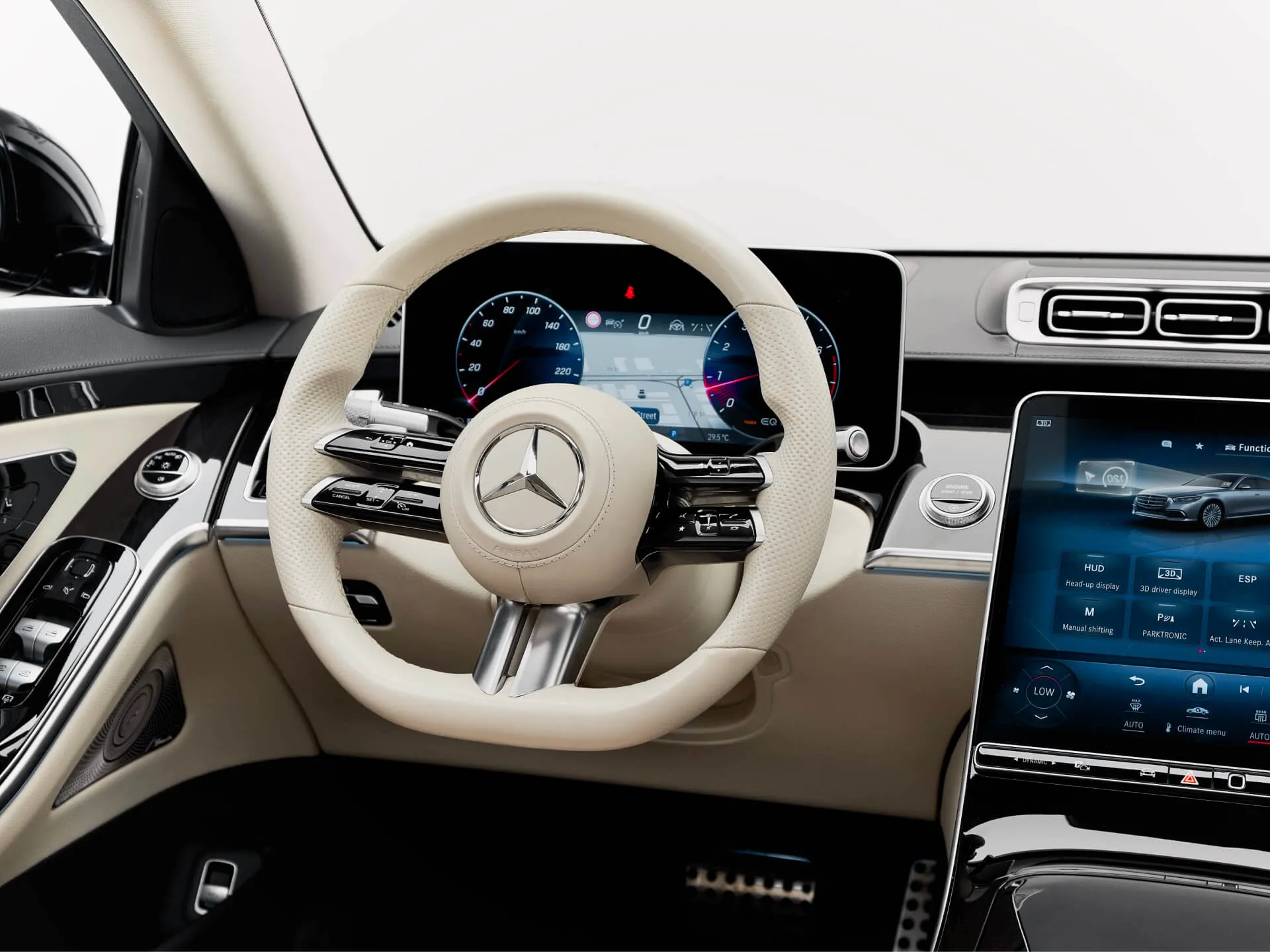 Mercedes-Benz S500 rear seats