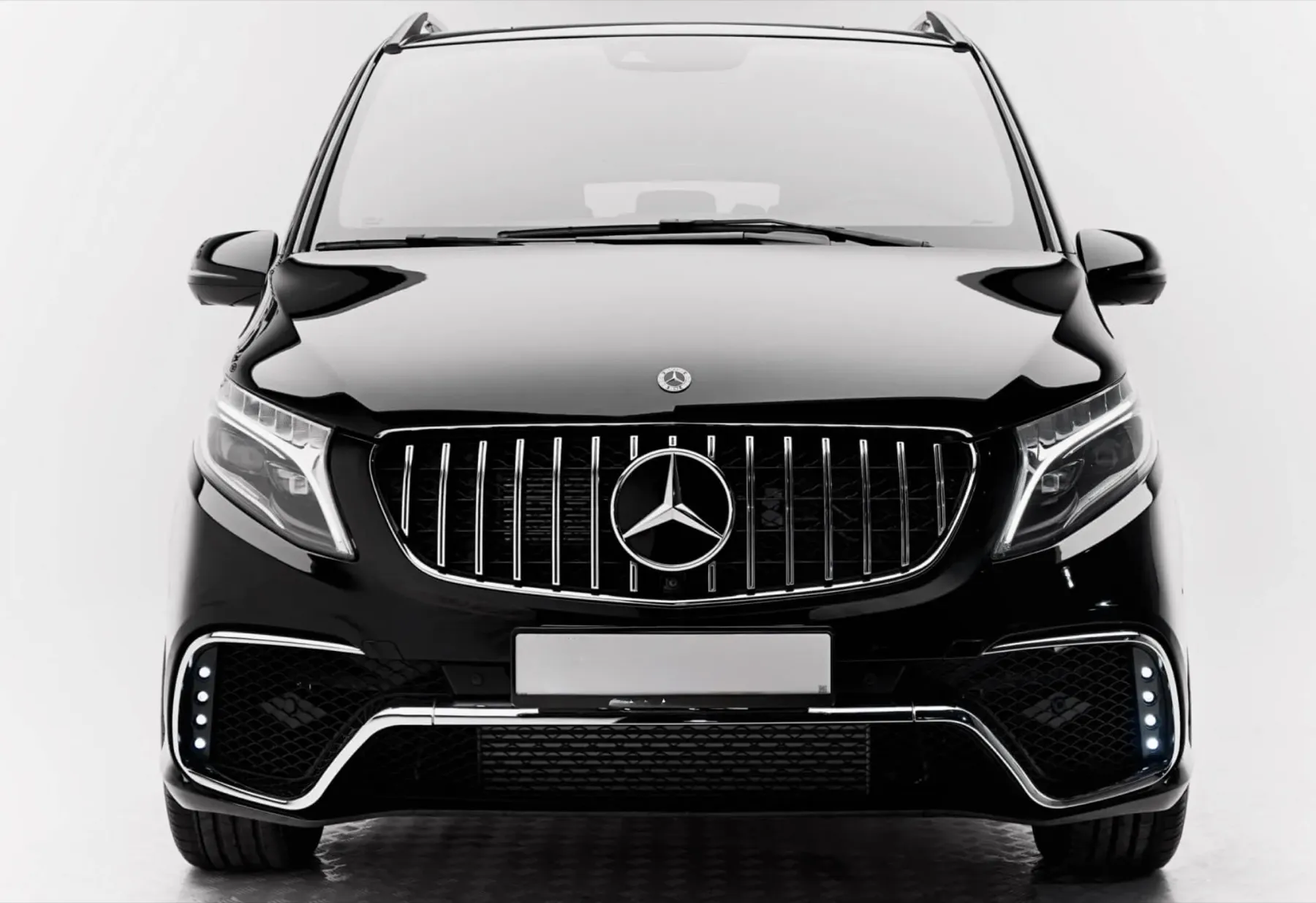 Mercedes V-Line Falcon Edition front view