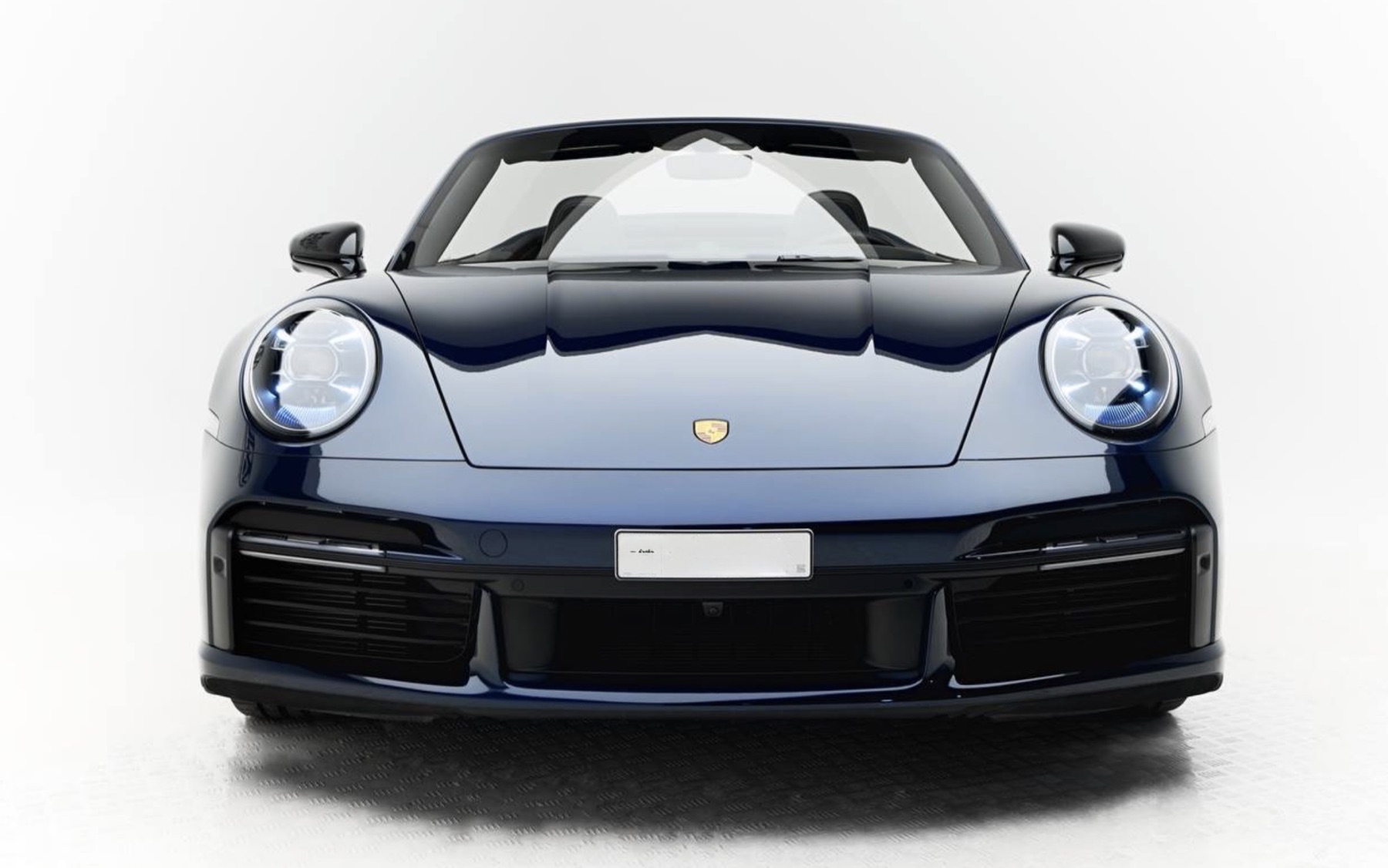 Porsche 911 Turbo S Spyder front view
