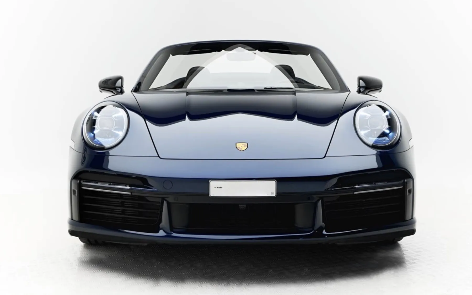 Porsche 911 Turbo S Spyder front view
