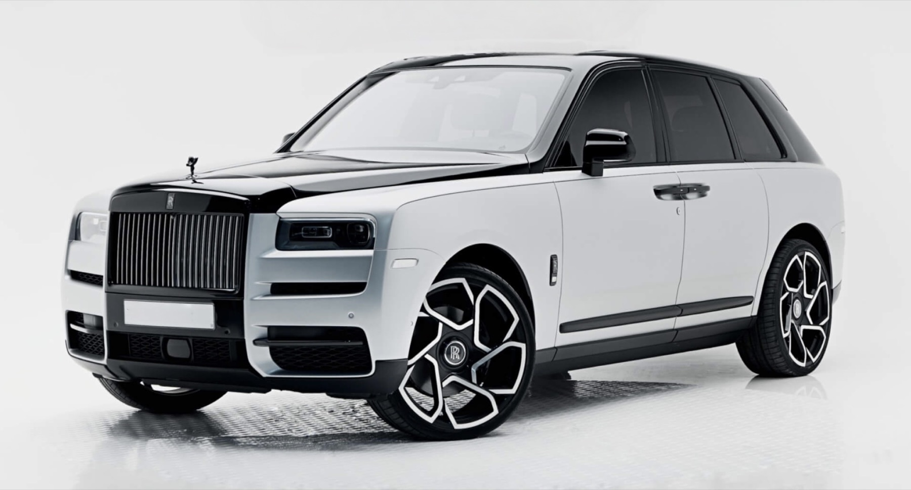 Rolls-Royce Cullinan main view