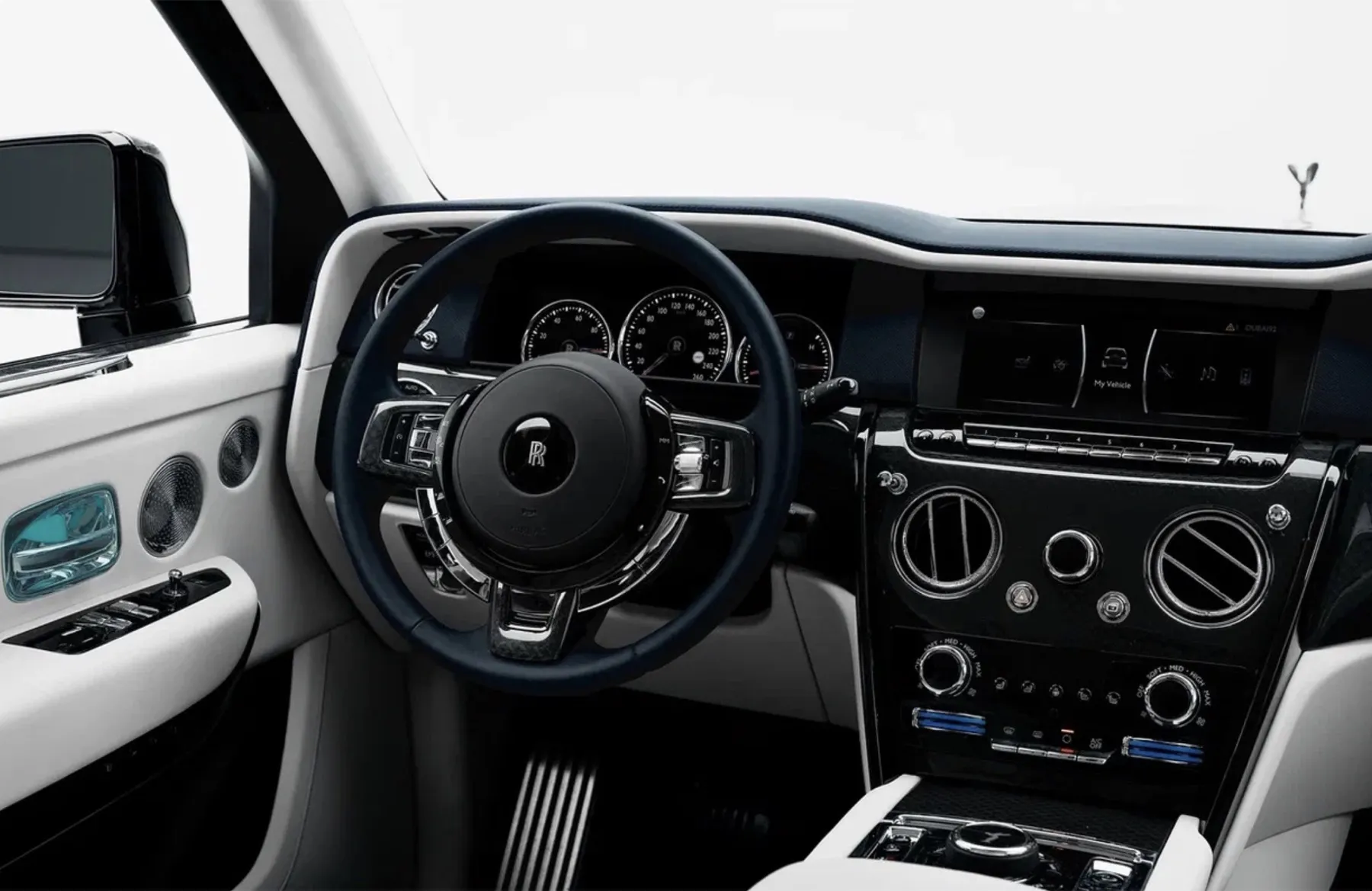 Rolls-Royce Cullinan side profile