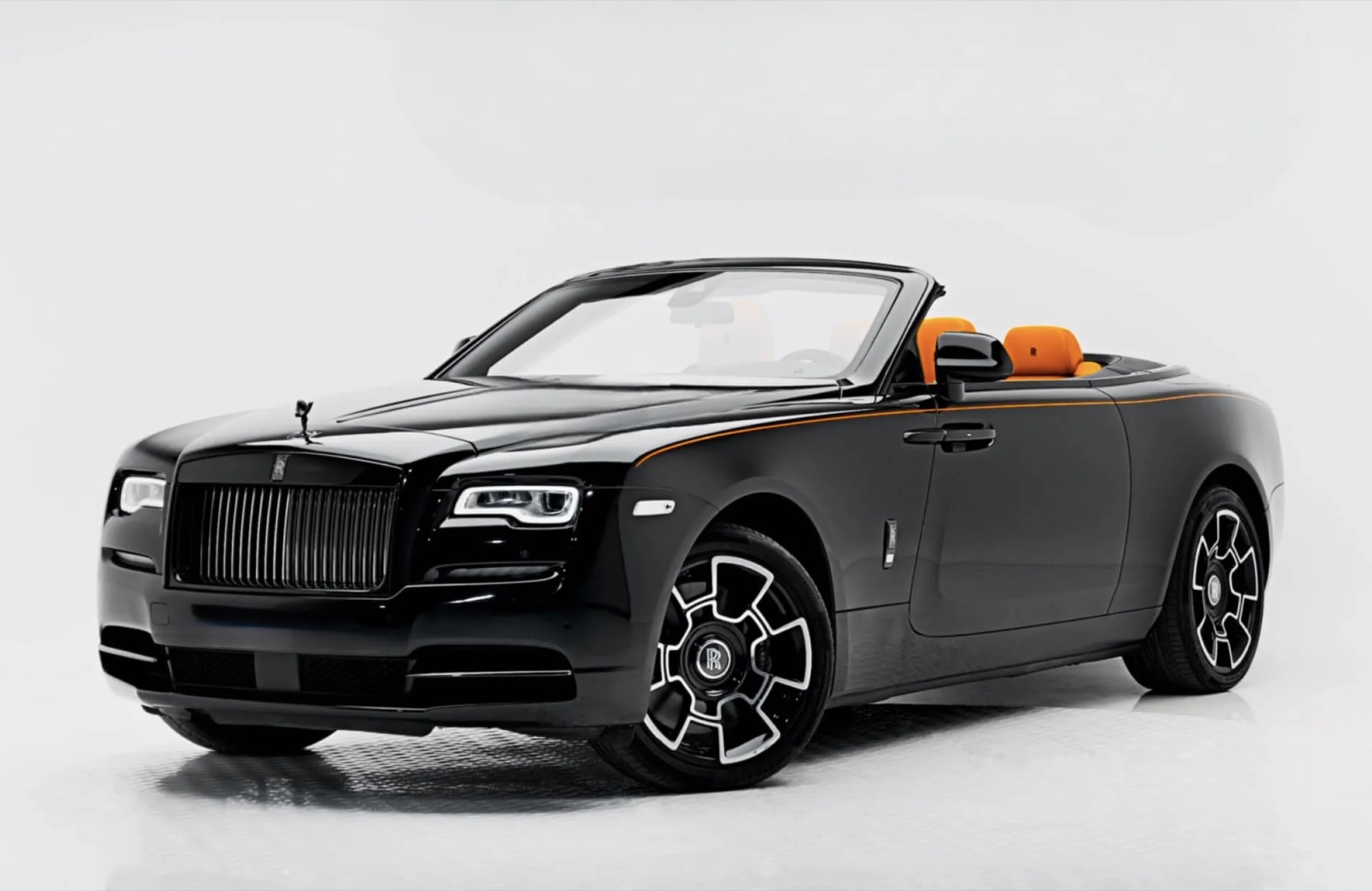 Rolls-Royce Dawn main view