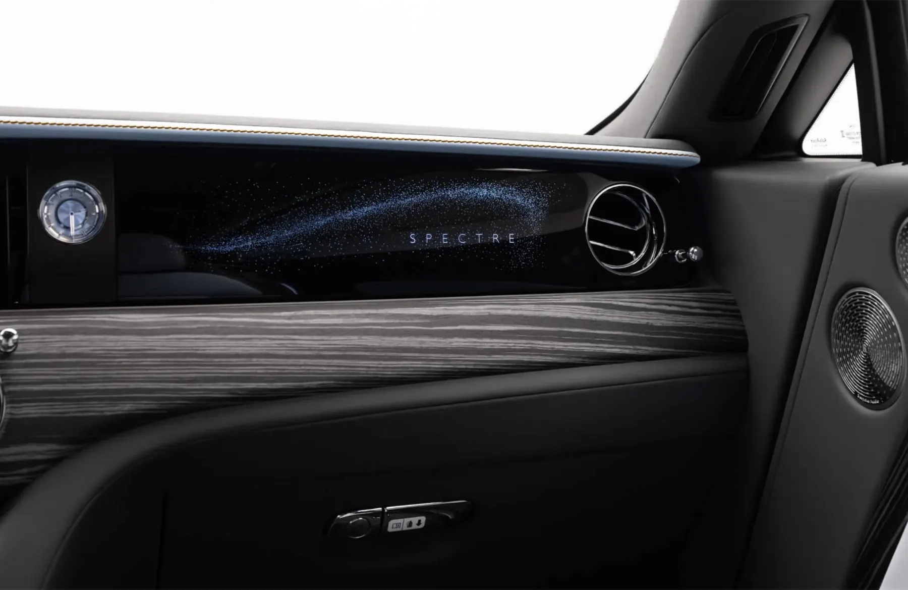 Rolls-Royce Spectre кокпит details