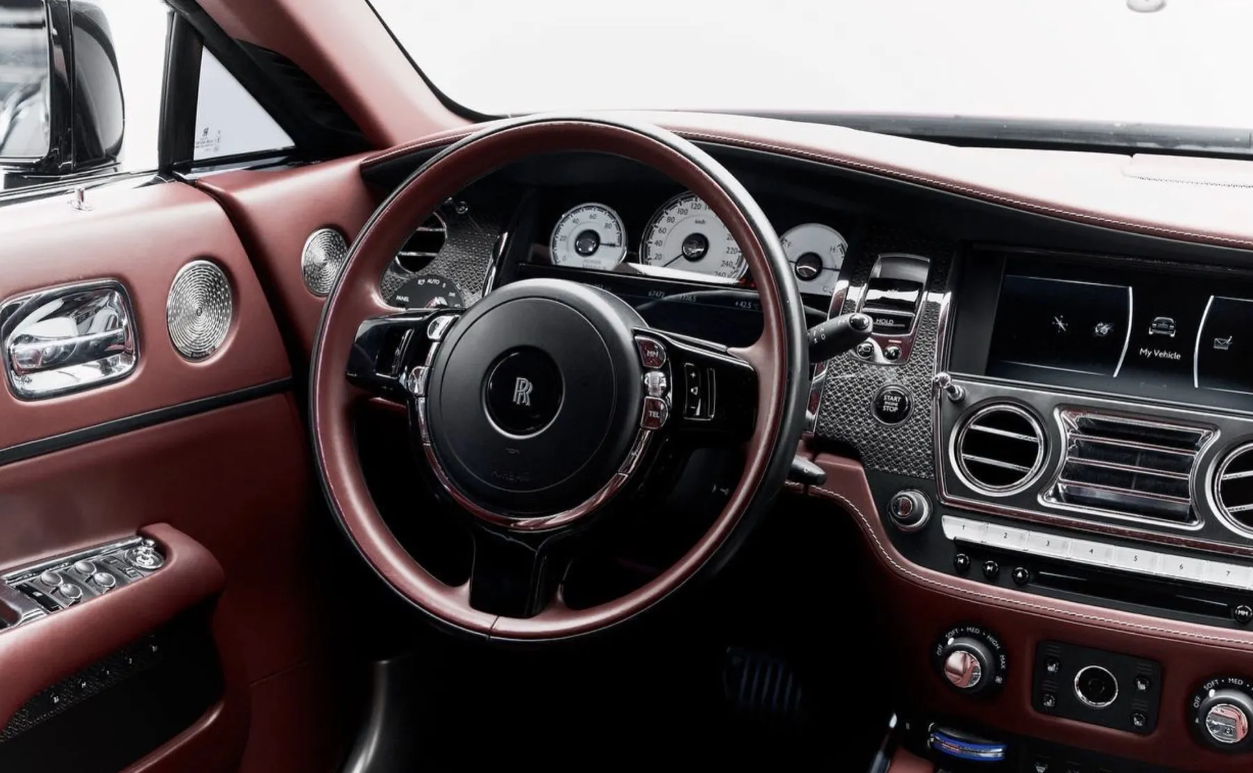 Rolls-Royce Wraith side profile