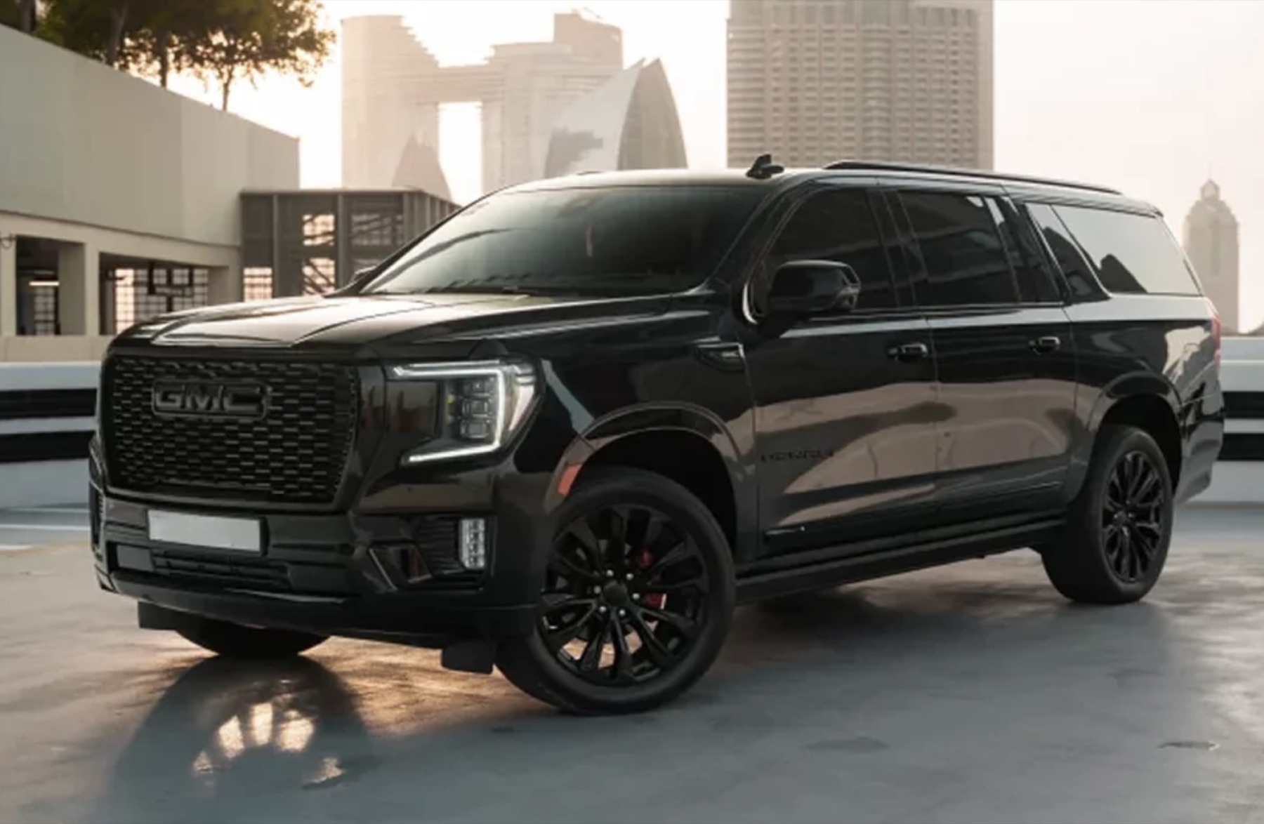 GMC Yukon Denali main view