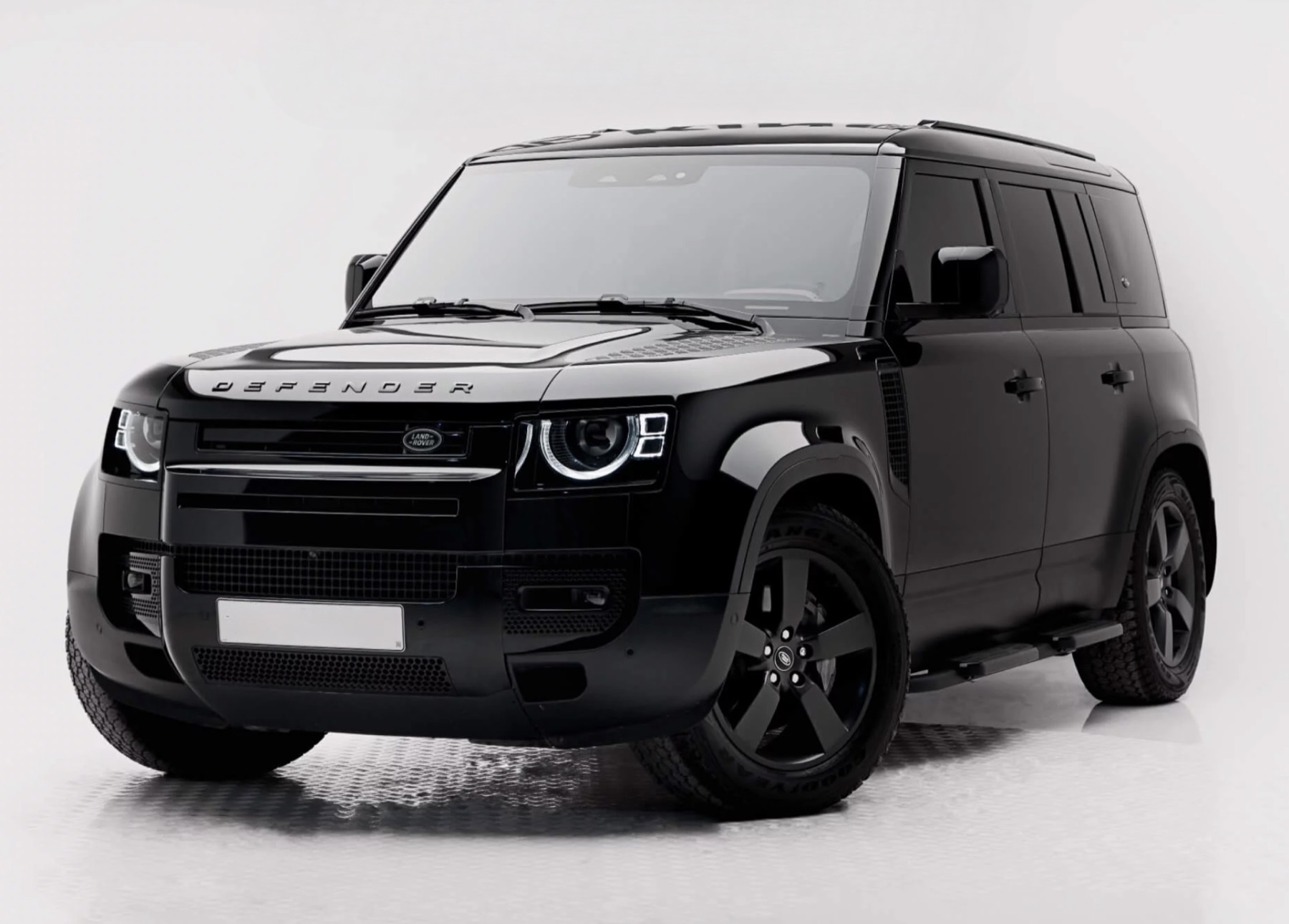 Land Rover Defender main view
