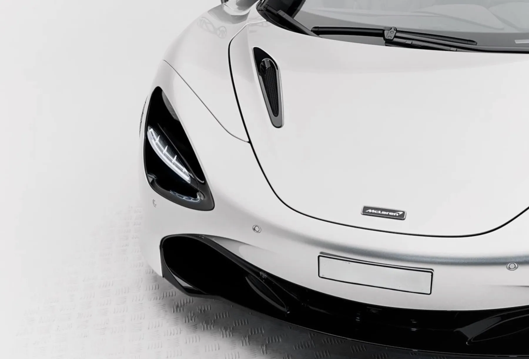 McLaren 720S doors view