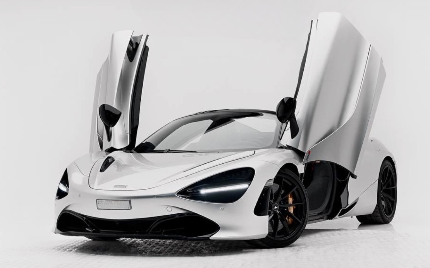 McLaren 720S main view