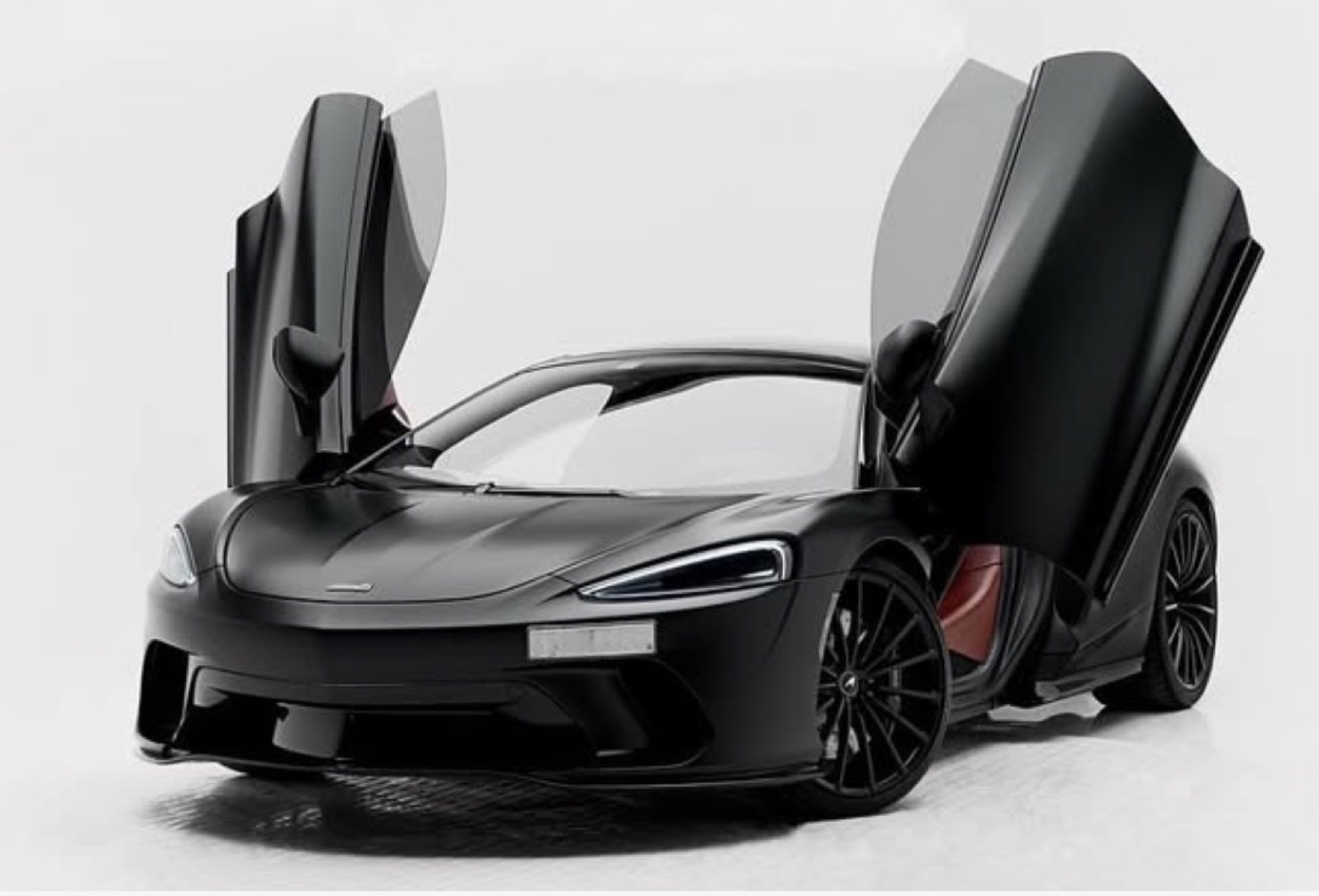 McLaren GT main view